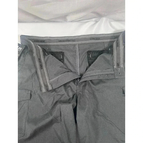 Lee Men's Performance Stretch Extreme Comfort Cargo Short Size 42 - Picture 4 of 7